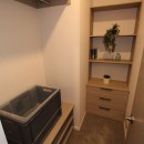 2023 Atlas Lilac Lodge walk in wardrobe
