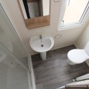 2015 Carnaby Cascade family bathroom