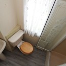 2001 Bk Seville family shower room
