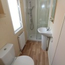 family shower room in the 2014 Atlas Everglade