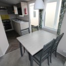 2021 Atlas Amethyst dining area to kitchen